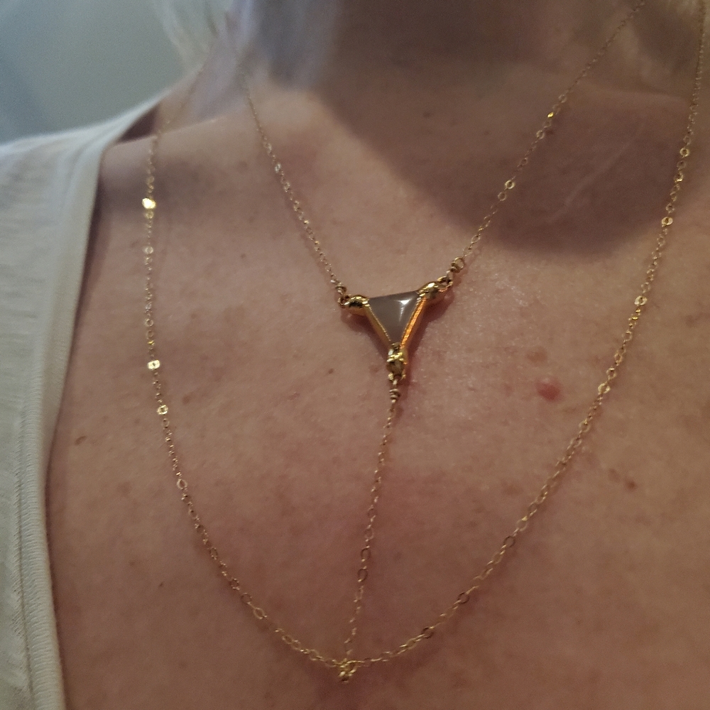 NWOT Gold necklace